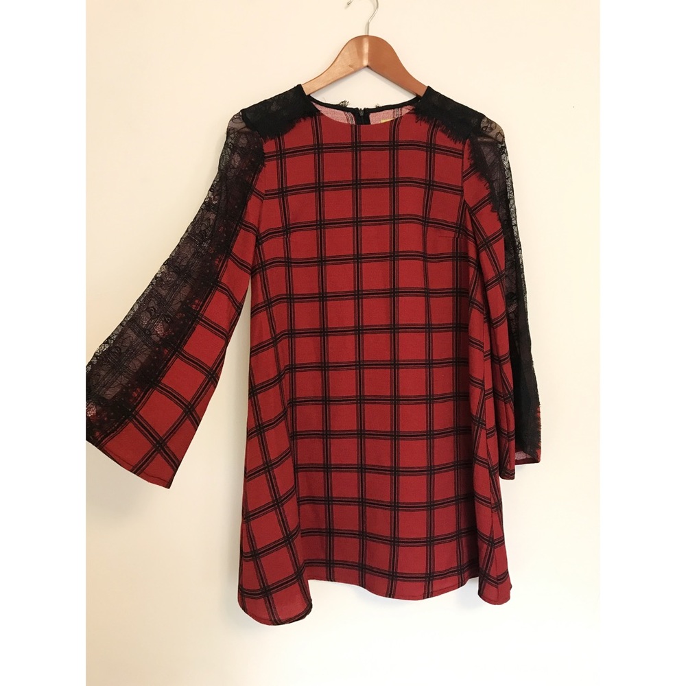 Gianni Bini Burgundy & Lace Shift Dress S